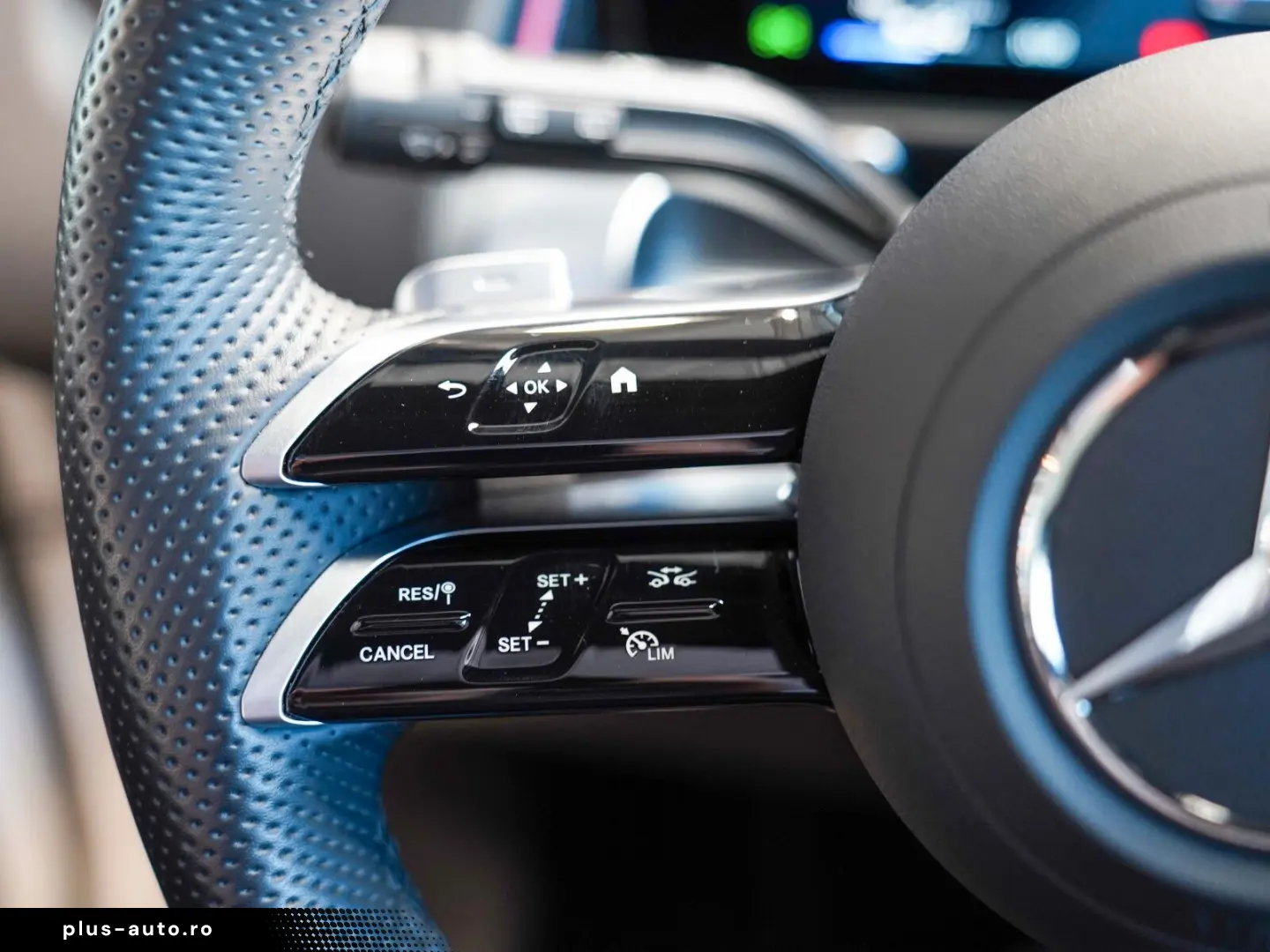 MERCEDES-BENZ EQB 350 4M AMG Premium Pano  Memory  Distronic