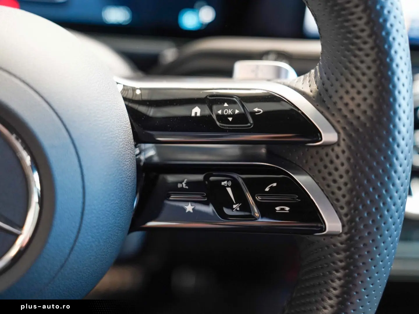 MERCEDES-BENZ EQB 350 4M AMG Premium Pano  Memory  Distronic