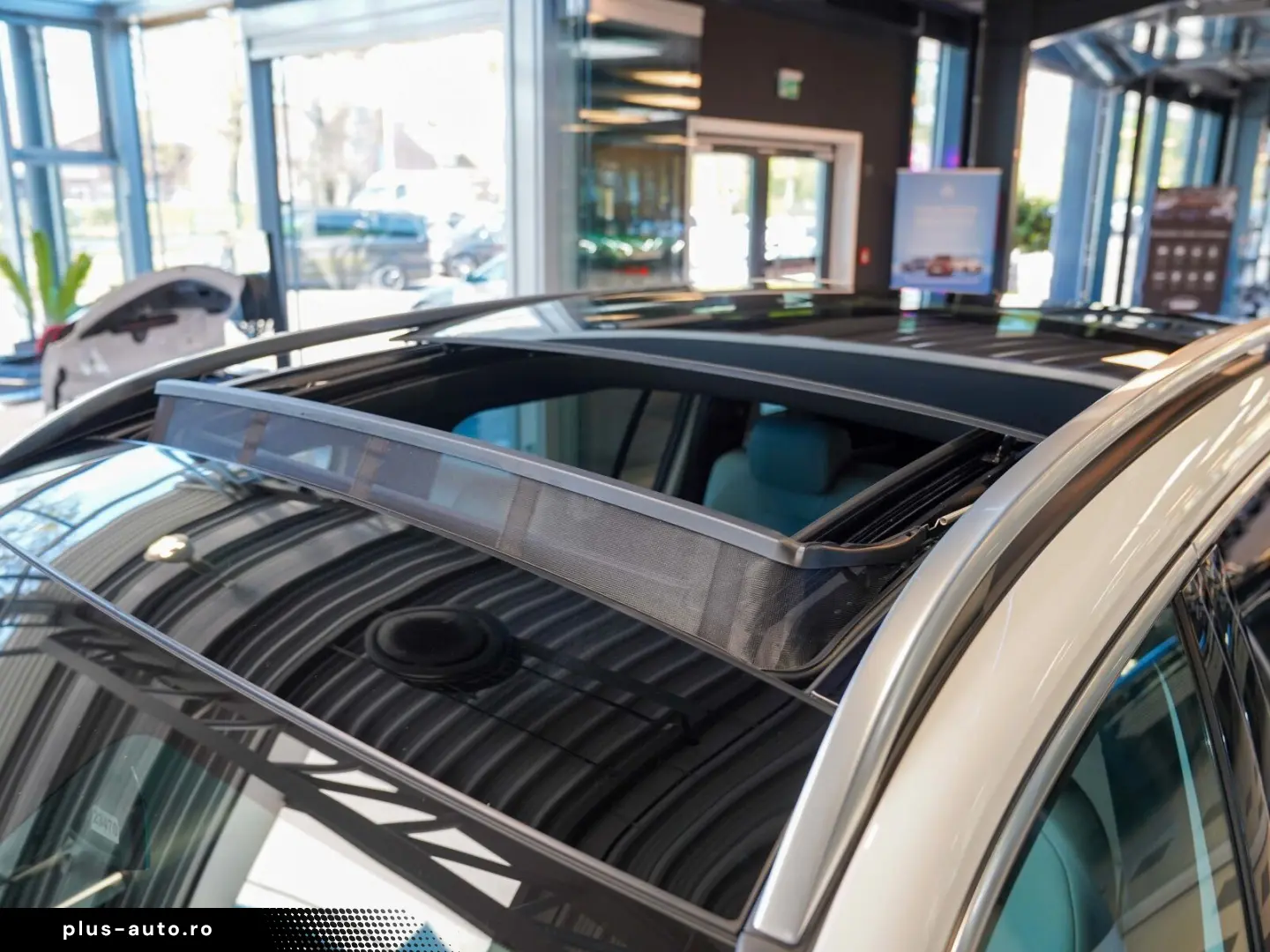 MERCEDES-BENZ EQB 350 4M AMG Premium Pano  Memory  Distronic