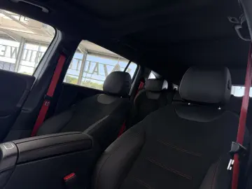 MERCEDES-BENZ GLB 35 AMG AMG PANO AHK 360  MBEAM 7-S