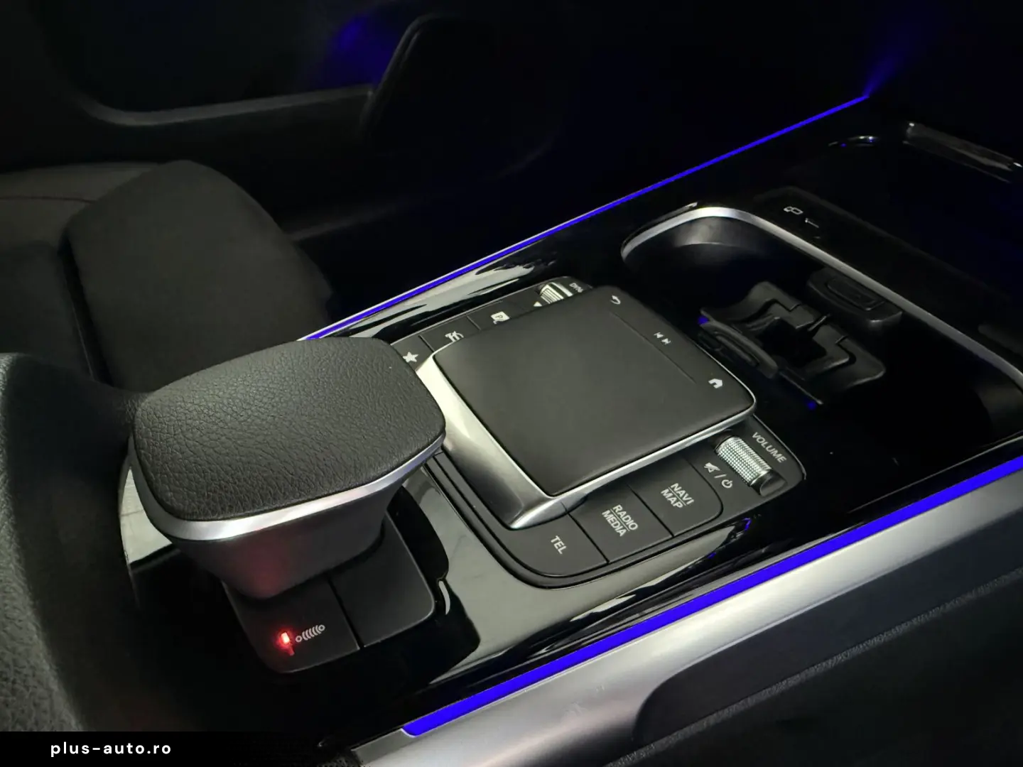 MERCEDES-BENZ GLB 35 AMG AMG PANO AHK 360  MBEAM 7-S
