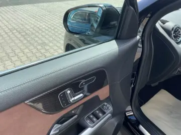 MERCEDES-BENZ GLA 200 AMG LINE ADVAN  HUD PANO 360 C…