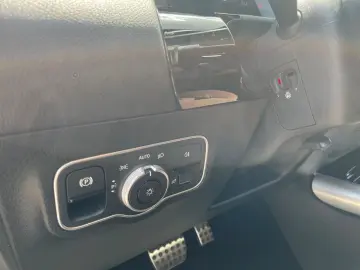 MERCEDES-BENZ GLA 200 AMG LINE ADVAN  HUD PANO 360 C…