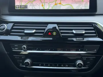 BMW 530 e xDrive Individual LED Live-Cockpit Kamera