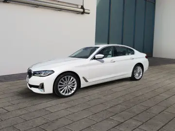 BMW 530 i xDr. Luxury Line  LASER LEDER NAVI PDC SHZ