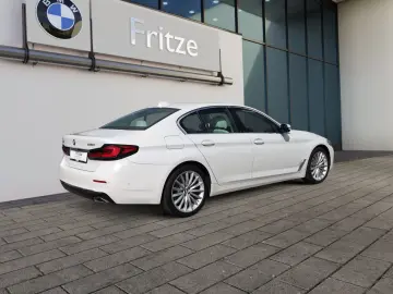 BMW 530 i xDr. Luxury Line  LASER LEDER NAVI PDC SHZ