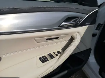 BMW 530 i xDr. Luxury Line  LASER LEDER NAVI PDC SHZ