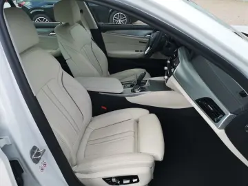 BMW 530 i xDr. Luxury Line  LASER LEDER NAVI PDC SHZ