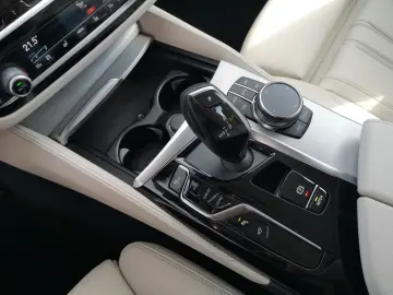 BMW 530 i xDr. Luxury Line  LASER LEDER NAVI PDC SHZ