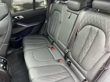 BMW X5 xDrive30d M Sport PRO AHK Pano HeadUp Sitzbel