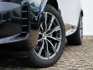 BMW X5 xDrive30d M-Sport 20  PANO AHK ACC H&K KoZg