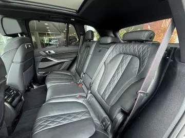 BMW X5 xDrive30d M Sport Pro 7-Sitzer nahezu VOLL!