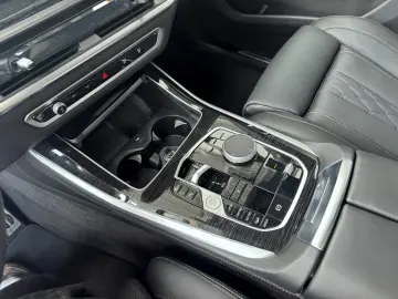 BMW X5 xDrive30d M Sport Pro 7-Sitzer nahezu VOLL!