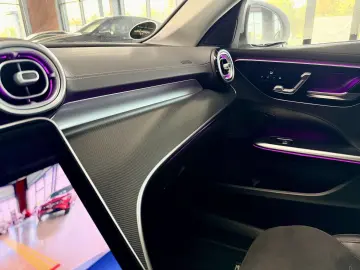 MERCEDES-BENZ C 220 d AMG Pano Kamera Distronic Memo…