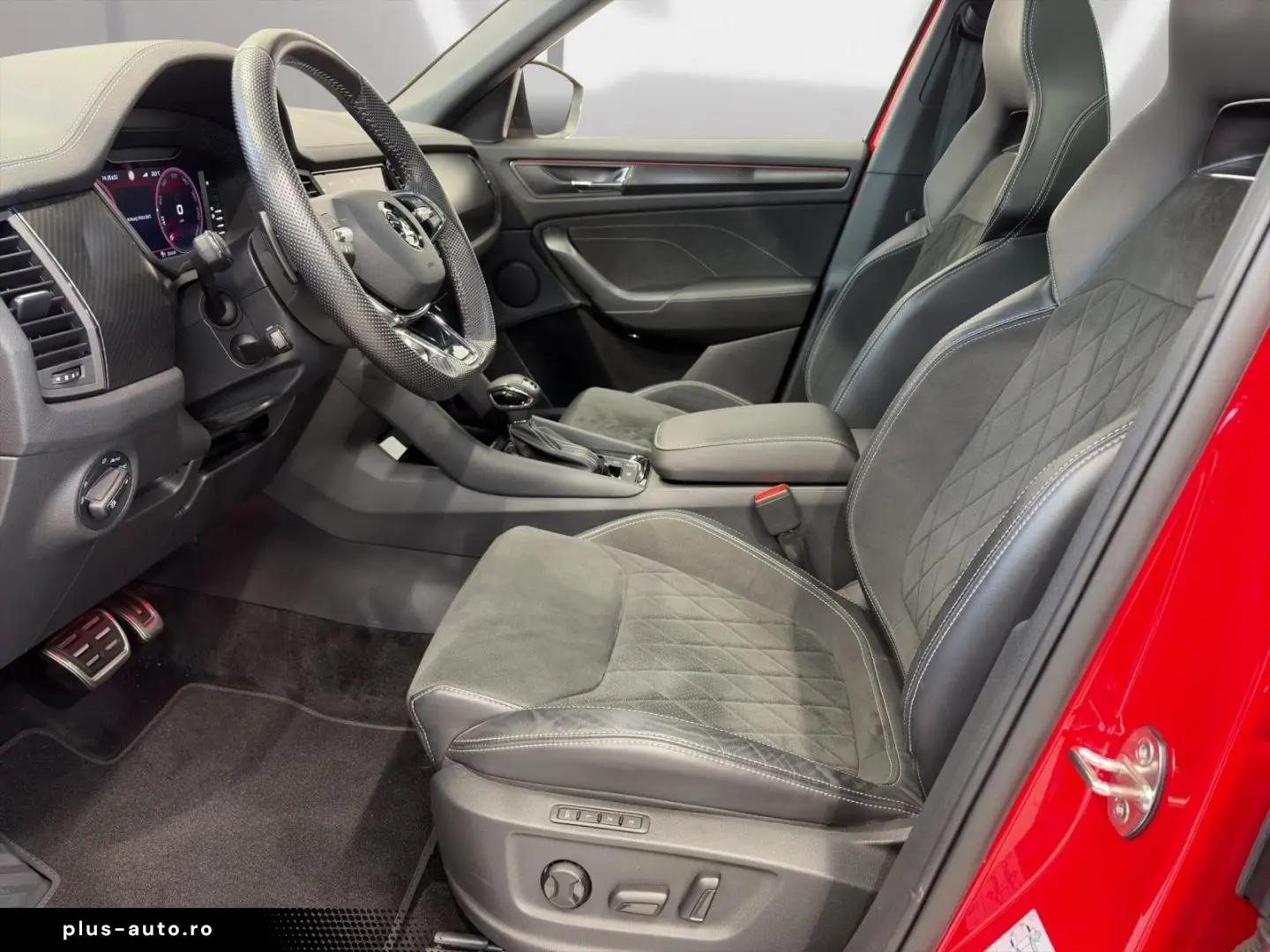 SKODA Kodiaq SportLine 2.0l TSI 4x4 AHK PANO ACC COLUM