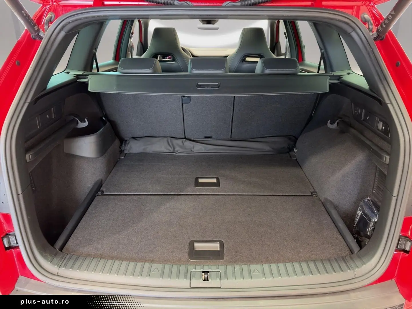 SKODA Kodiaq SportLine 2.0l TSI 4x4 AHK PANO ACC COLUM