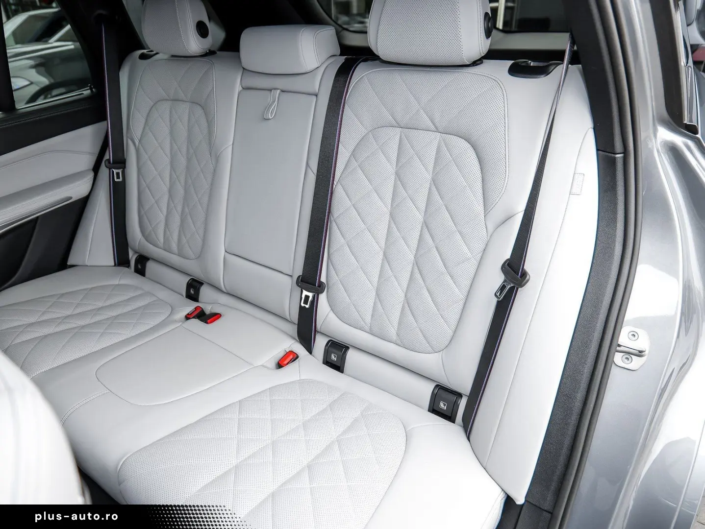BMW X5 xDrive50e M Sport HUD PANO AHK 360 KAM RFK