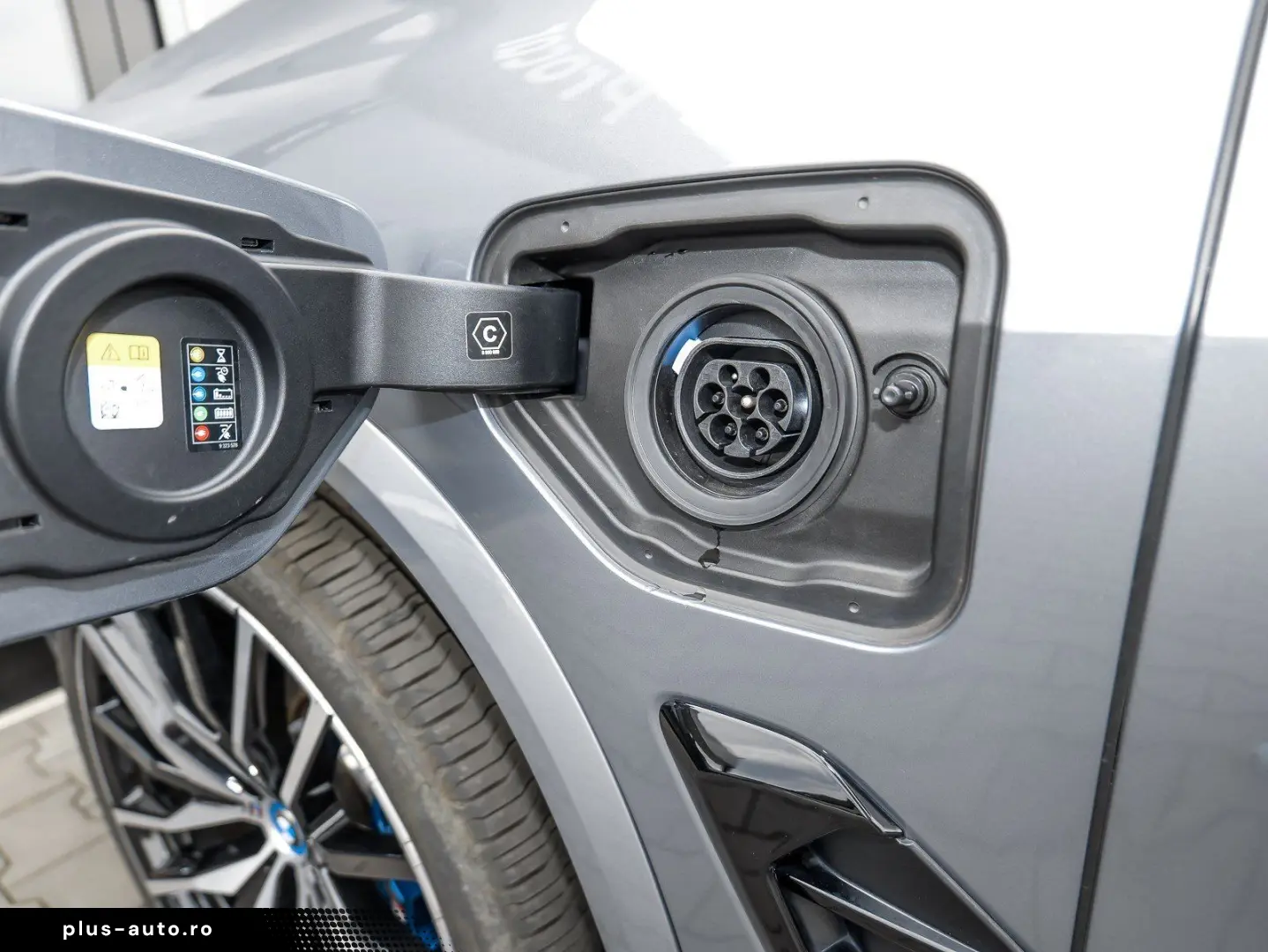BMW X5 xDrive50e M Sport HUD PANO AHK 360 KAM RFK