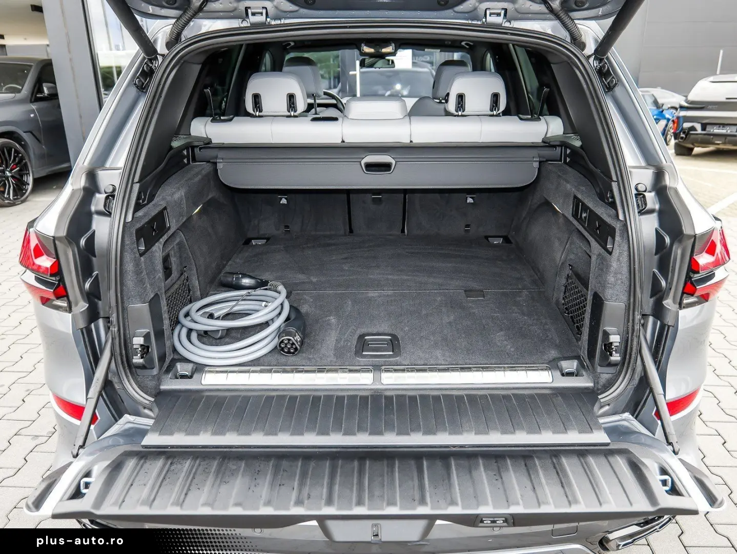 BMW X5 xDrive50e M Sport HUD PANO AHK 360 KAM RFK