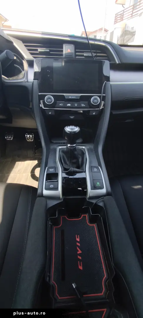Honda Civic X sedan  1.5 VTEC Turbo 182 CP  manuală