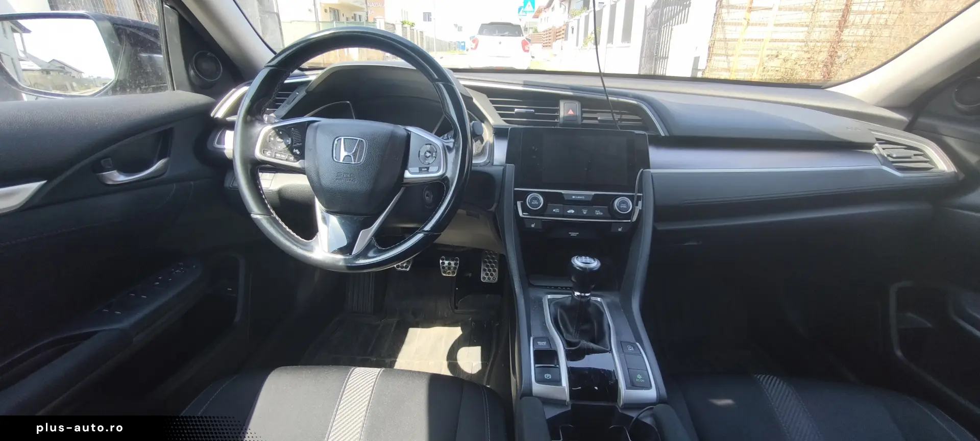 Honda Civic X sedan  1.5 VTEC Turbo 182 CP  manuală