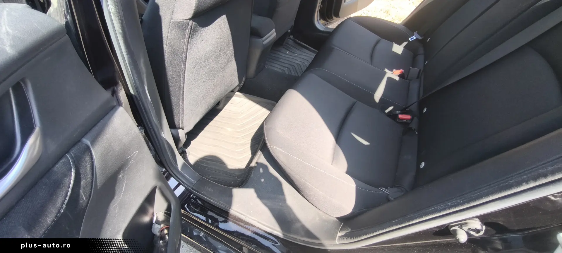 Honda Civic X sedan  1.5 VTEC Turbo 182 CP  manuală