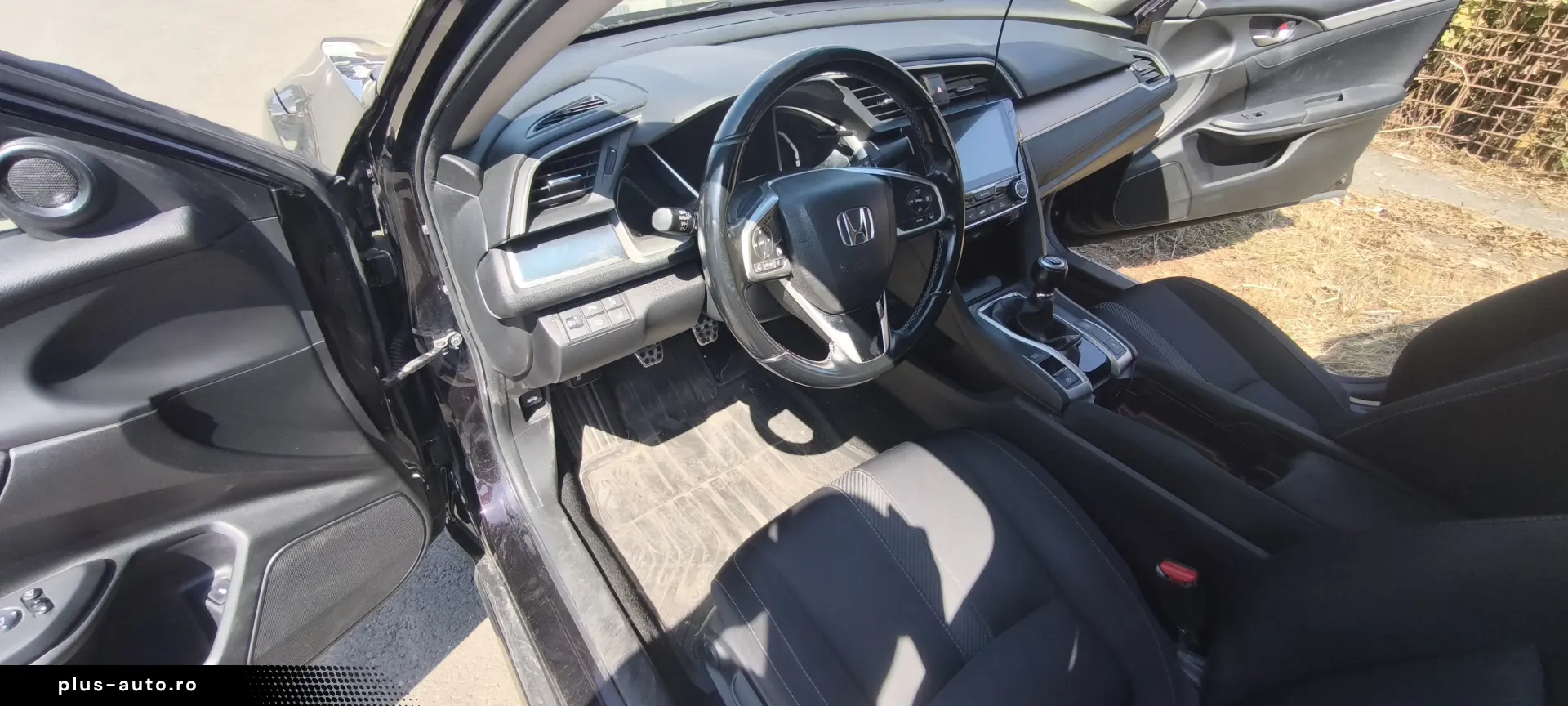 Honda Civic X sedan  1.5 VTEC Turbo 182 CP  manuală