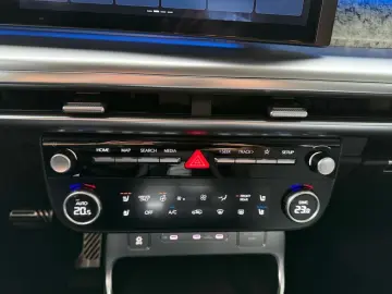 HYUNDAI IONIQ 9 110 kWh 4WD Uniq