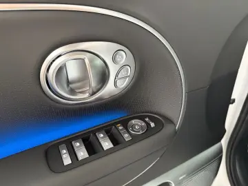 HYUNDAI IONIQ 9 110 kWh 4WD Uniq
