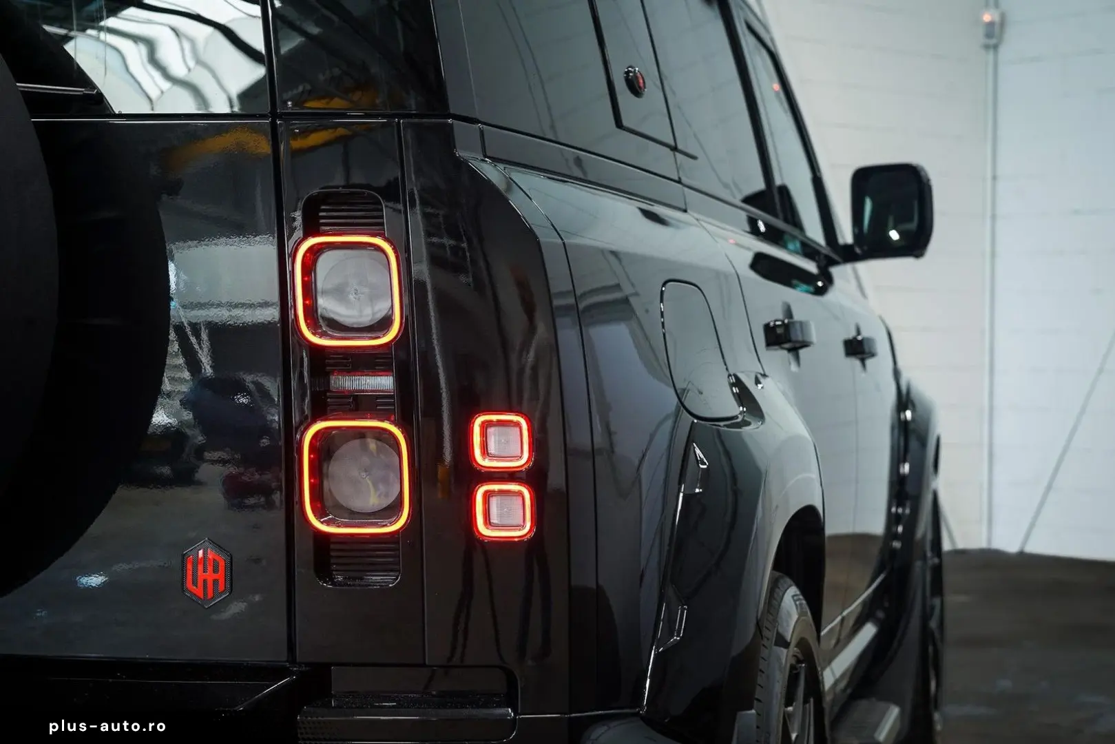 LAND ROVER Defender 110 2.0 P400e 110 SE   URBAN Widebody