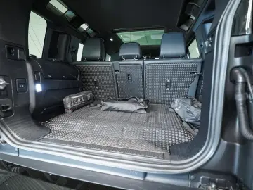 LAND ROVER Defender 110 2.0 P400e 110 SE   URBAN Widebody
