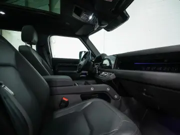 LAND ROVER Defender 110 2.0 P400e 110 SE   URBAN Widebody