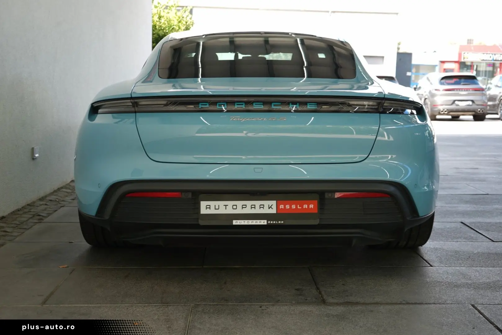 PORSCHE Taycan 4S
