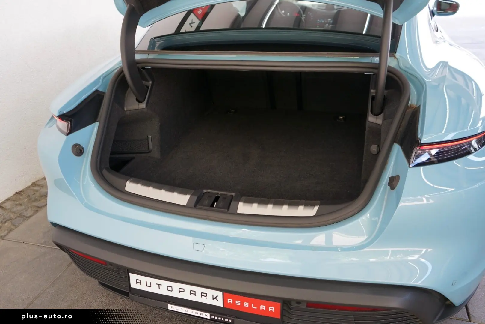 PORSCHE Taycan 4S