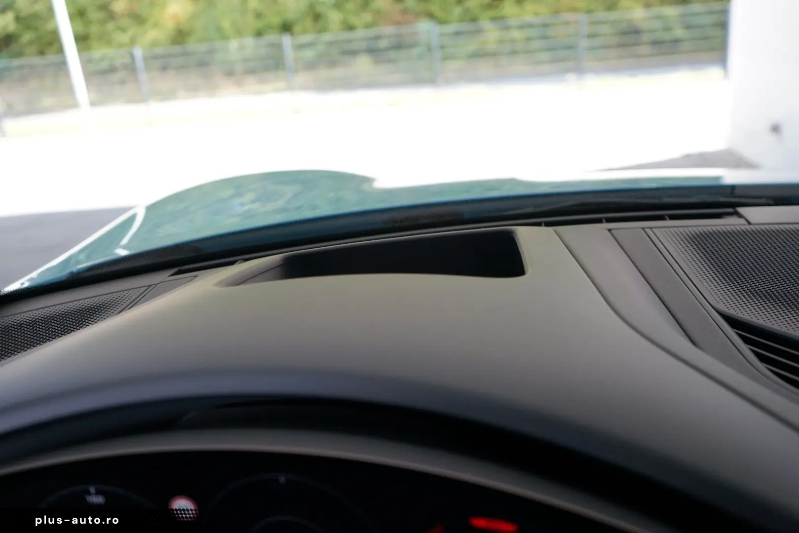 PORSCHE Taycan 4S