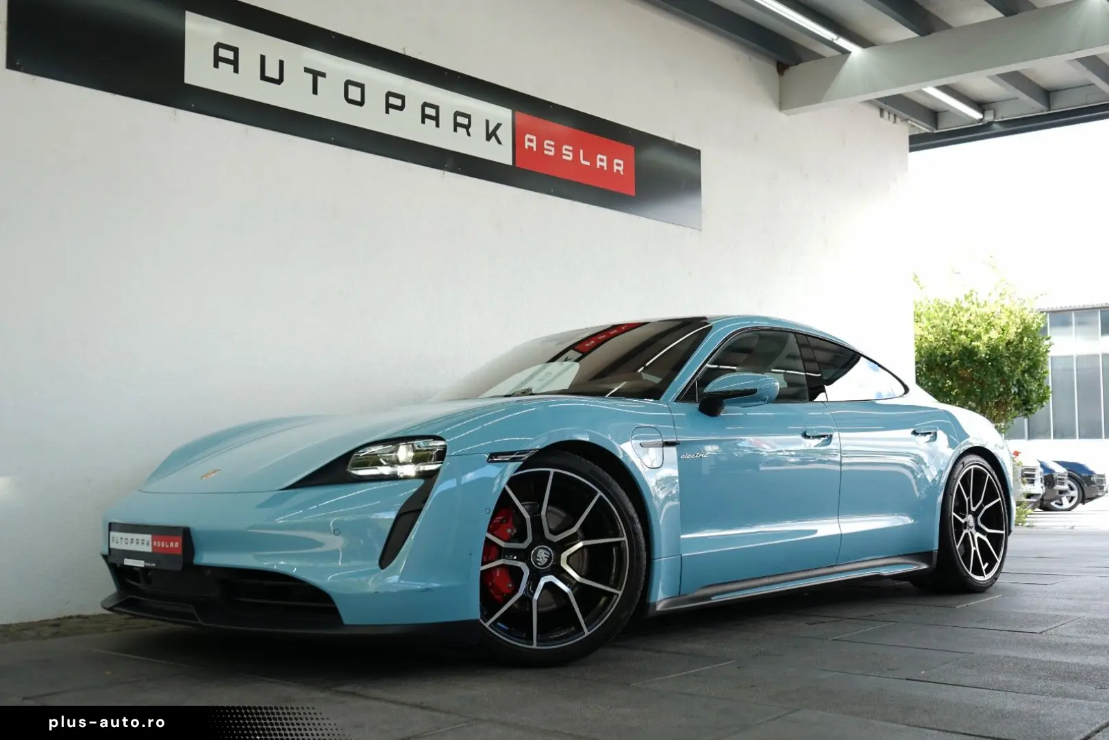 PORSCHE Taycan 4S