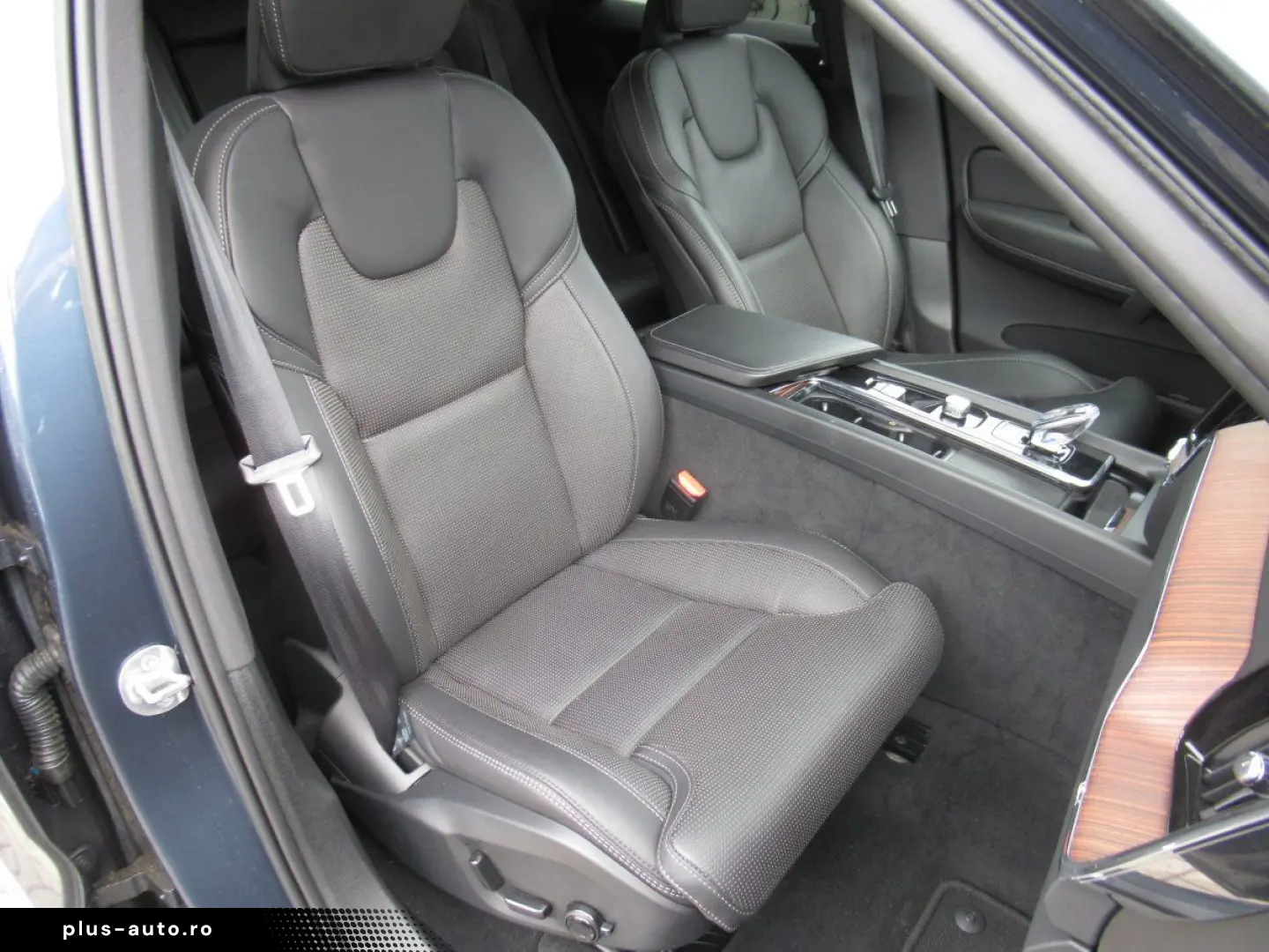 VOLVO XC60 B5 AWD Benzin Plus Bright