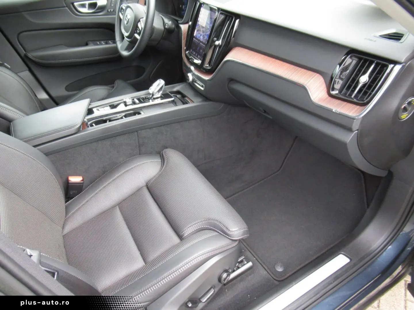 VOLVO XC60 B5 AWD Benzin Plus Bright