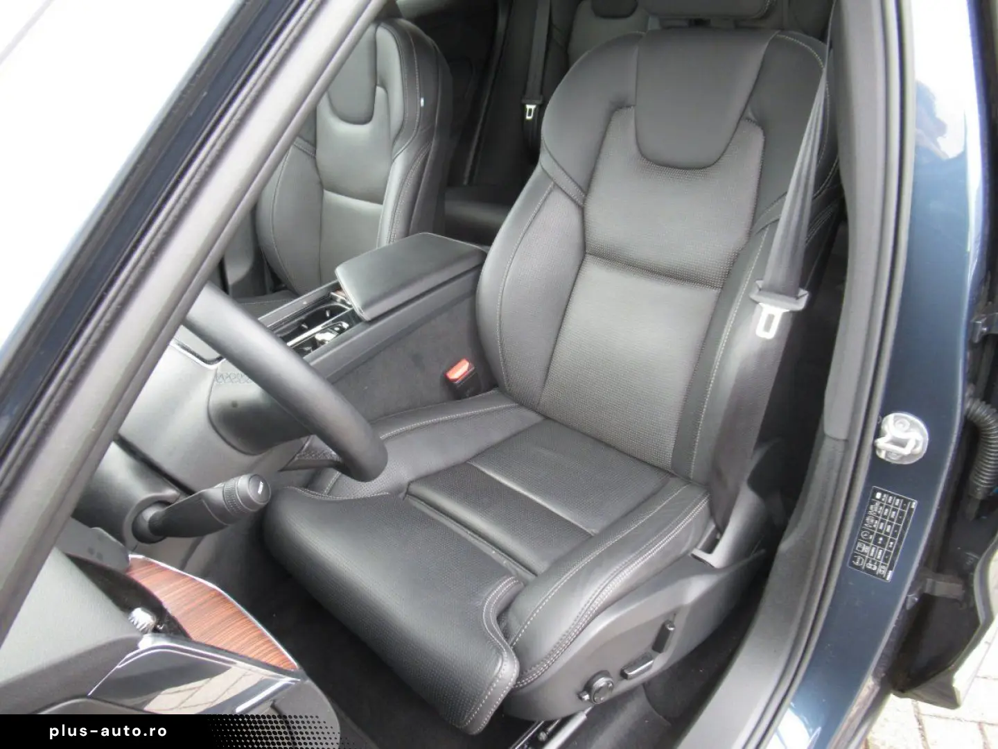 VOLVO XC60 B5 AWD Benzin Plus Bright
