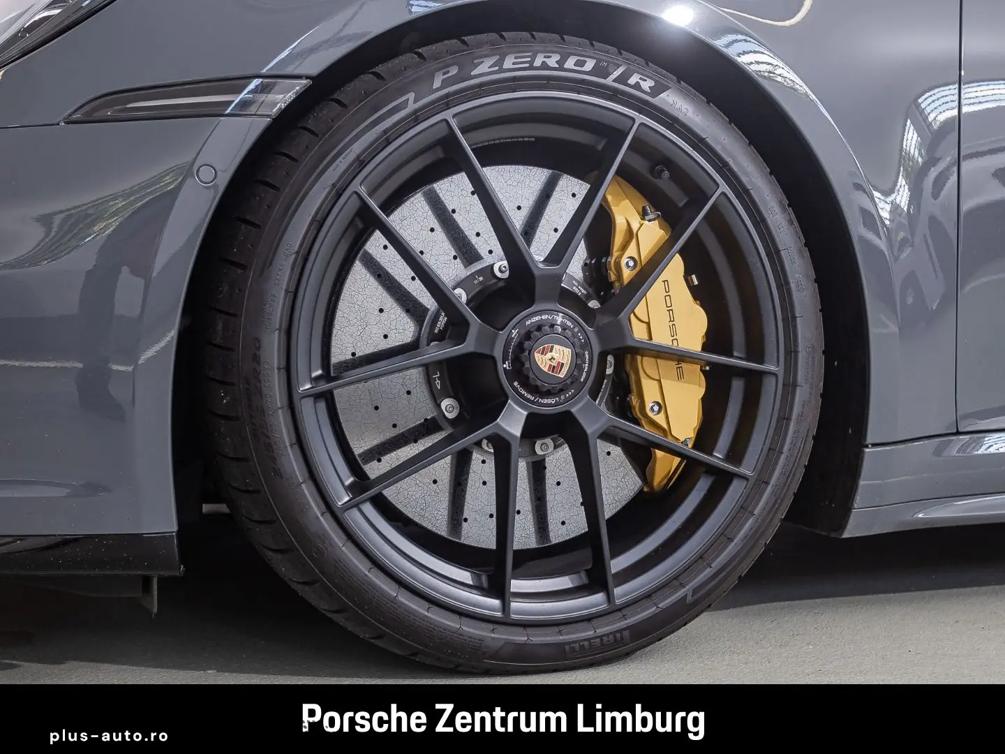 PORSCHE 992 911 Carrera 4 GTS Cabrio