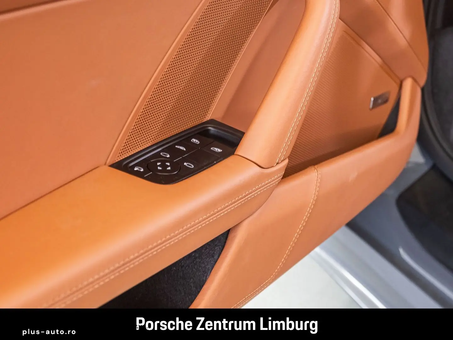 PORSCHE 992 911 Carrera 4 GTS Cabrio