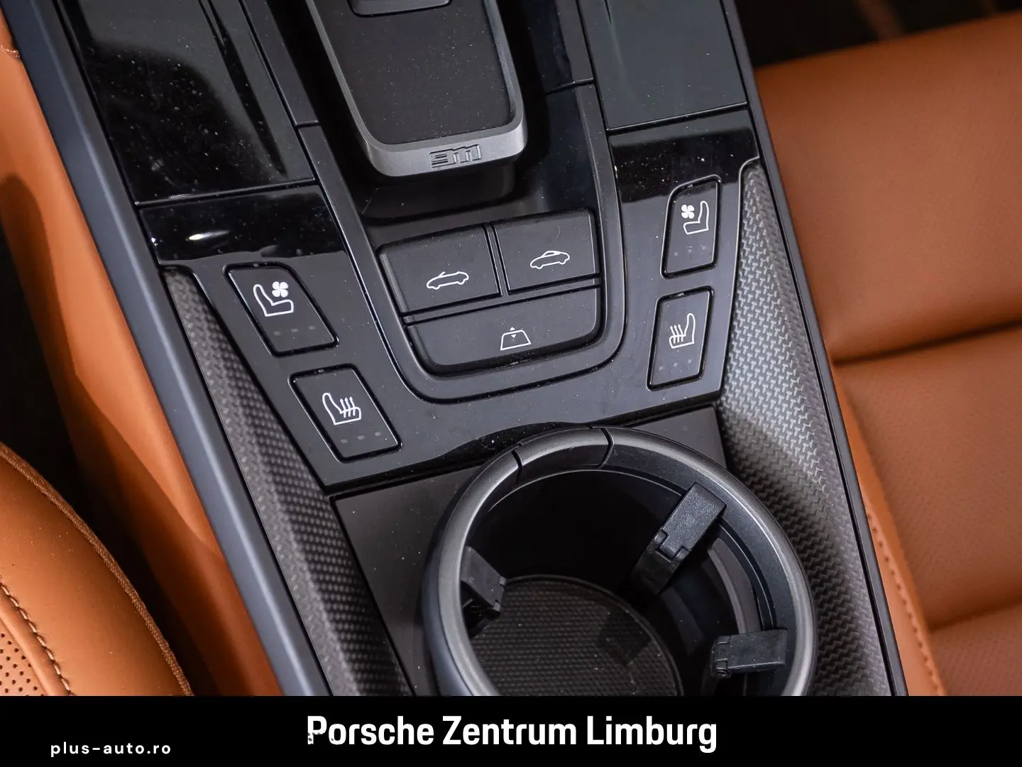 PORSCHE 992 911 Carrera 4 GTS Cabrio