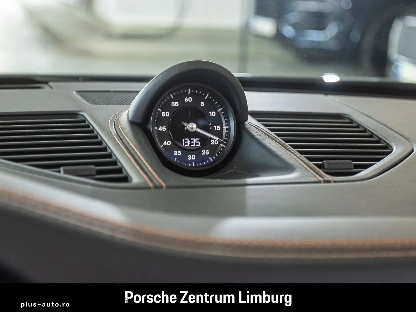 PORSCHE 992 911 Carrera 4 GTS Cabrio