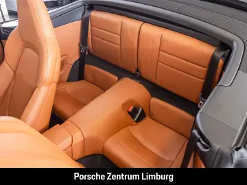 PORSCHE 992 911 Carrera 4 GTS Cabrio