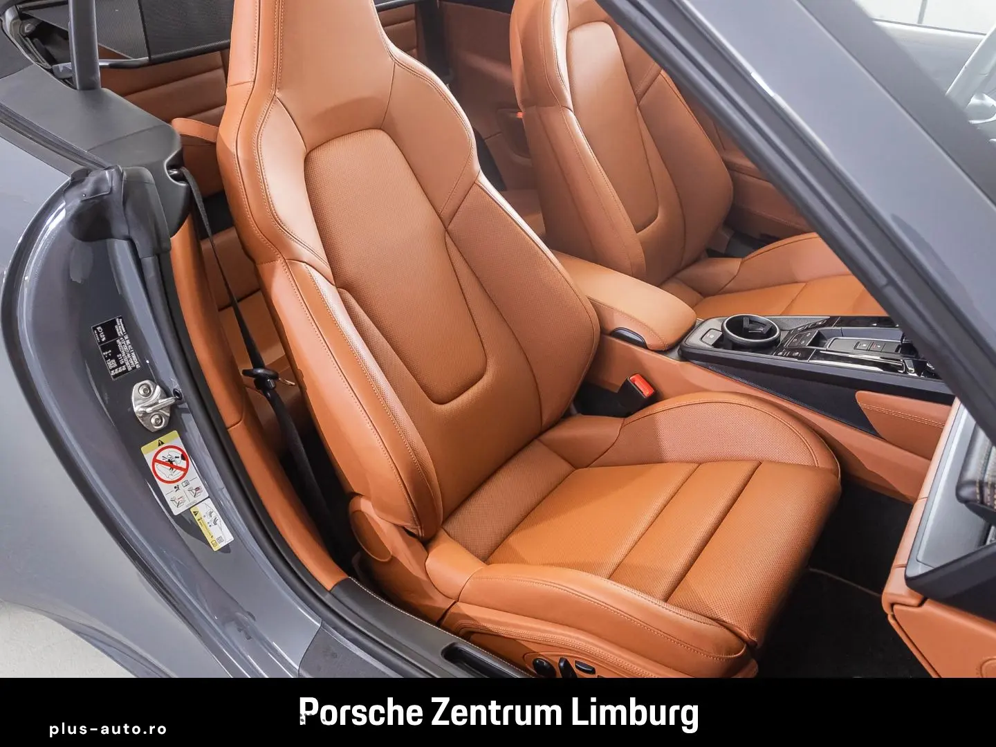 PORSCHE 992 911 Carrera 4 GTS Cabrio