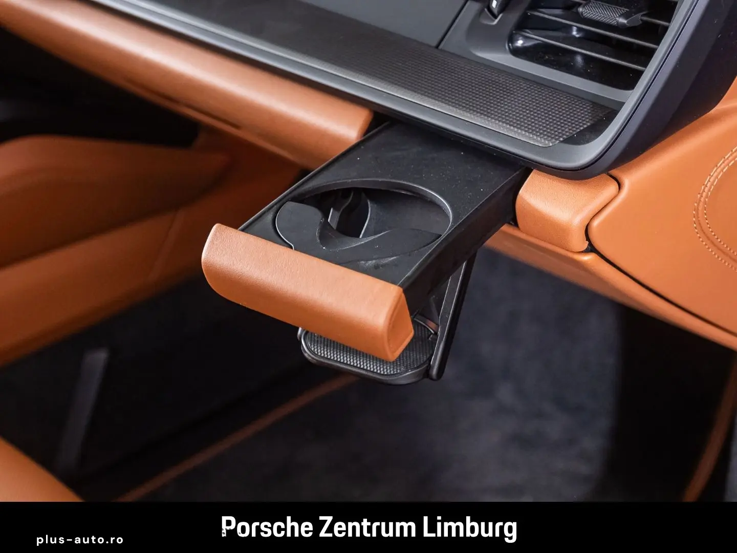 PORSCHE 992 911 Carrera 4 GTS Cabrio