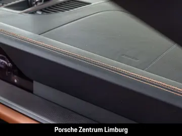 PORSCHE 992 911 Carrera 4 GTS Cabrio