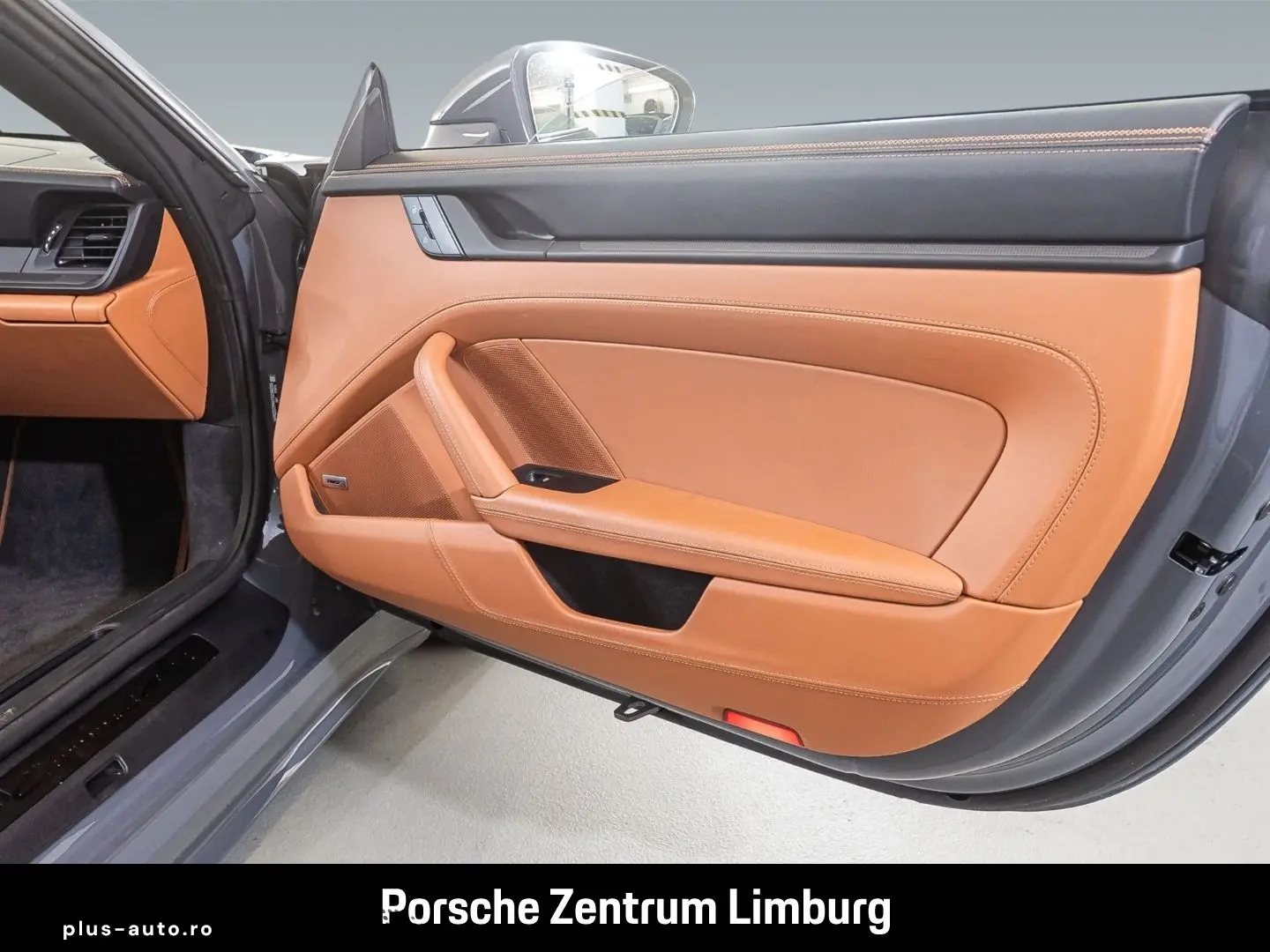 PORSCHE 992 911 Carrera 4 GTS Cabrio