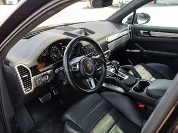 Porsche Cayenne Turbo S Hybrid  Burmester  Pano  Matrix