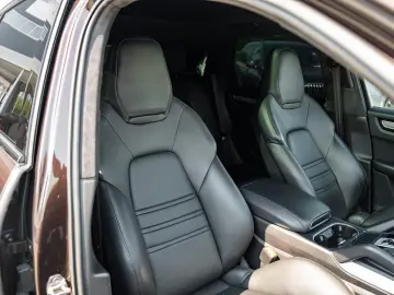 Porsche Cayenne Turbo S Hybrid  Burmester  Pano  Matrix